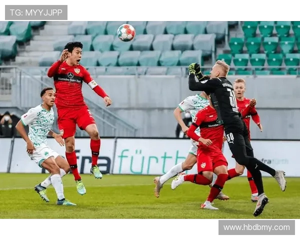 德甲积分榜榜首争夺激烈，当前领跑球队表现稳健