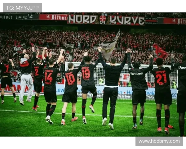 拜仁强强对话表现:实力波动与战术适应性面临关键检验 拜仁强强对话表现:实力波动与战术适应性面临关键检验