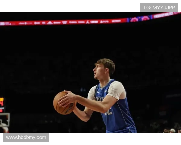 库珀·弗拉格突破制造得分机会提升球队关键时刻效率